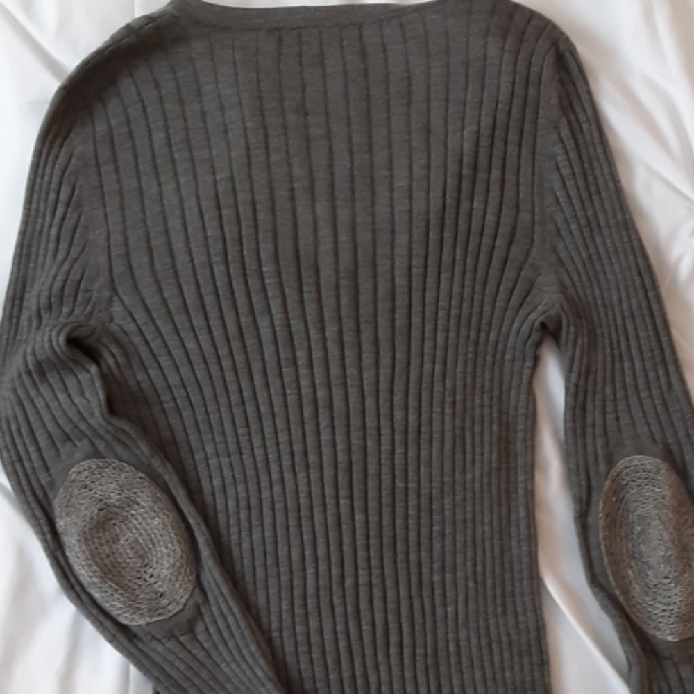 Burberry v-neck ribbed sweater wool/silk blend
